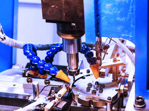 四轴 CNC 加工技术原理详解