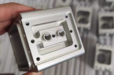 机器人研发选3D打印还是CNC精密打样？